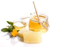 Vitalisierende Honigmassage Bild: © Ovidiu Iordachi - Fotolia.com Vitalisierende Honigmassage Bild: © Ovidiu Iordachi - Fotolia.com